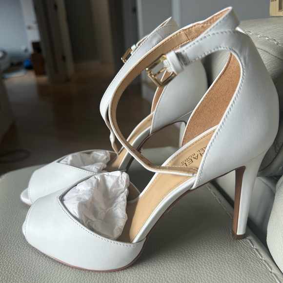 White Heels - Picture 1 of 6